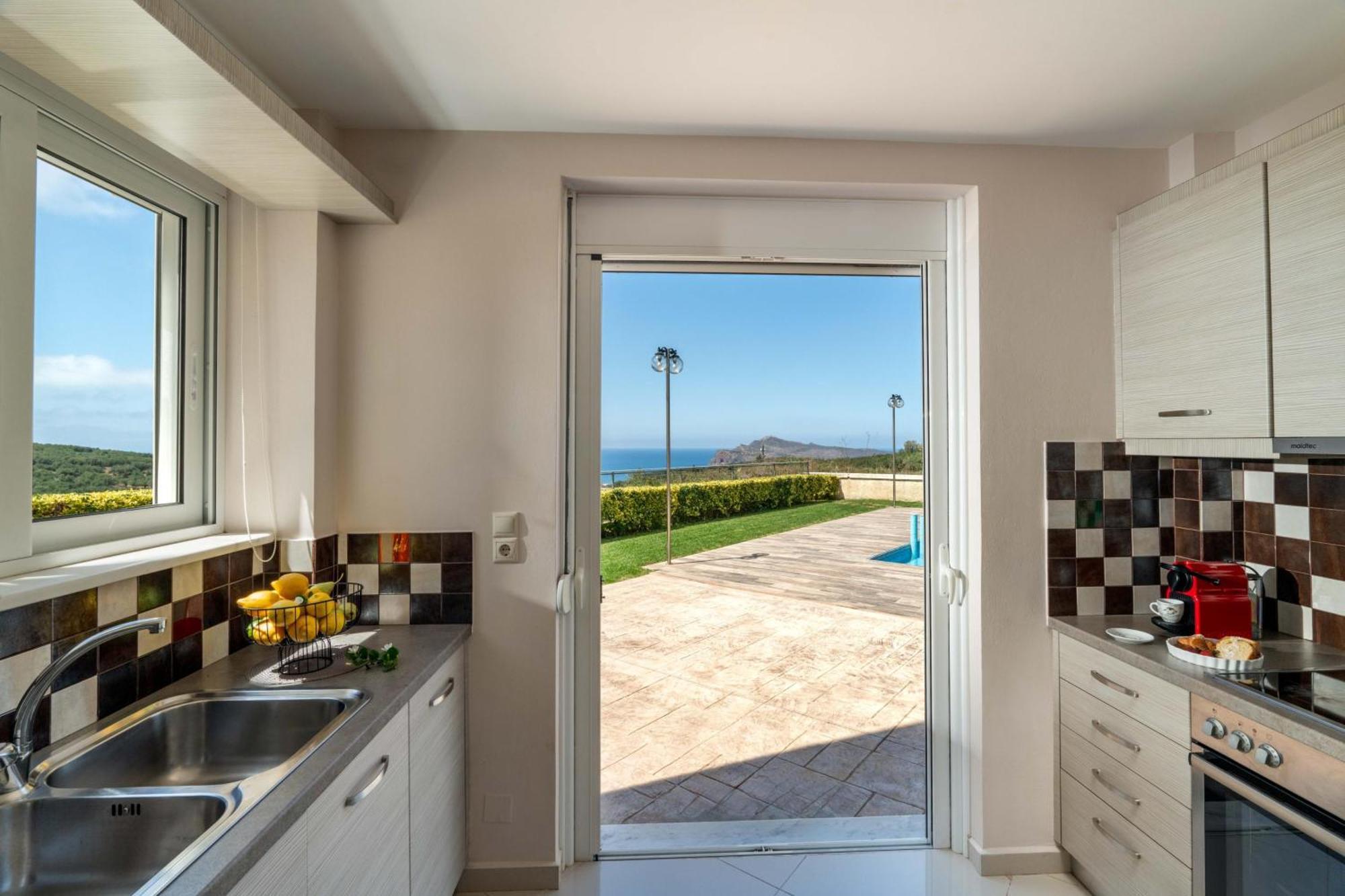 Villa Ariella With Sea View Agia Marina Eksteriør billede