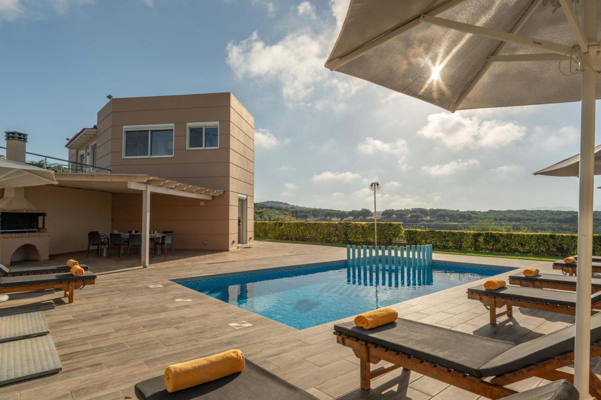 Villa Ariella With Sea View Agia Marina Eksteriør billede